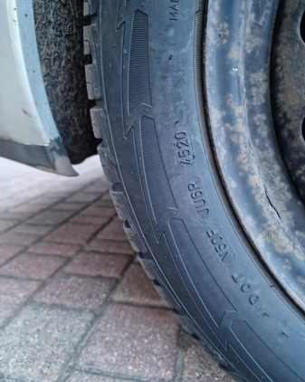 Toyota Avensis cena 8750 przebieg: 446000, rok produkcji 2005 z Sochaczew małe 172